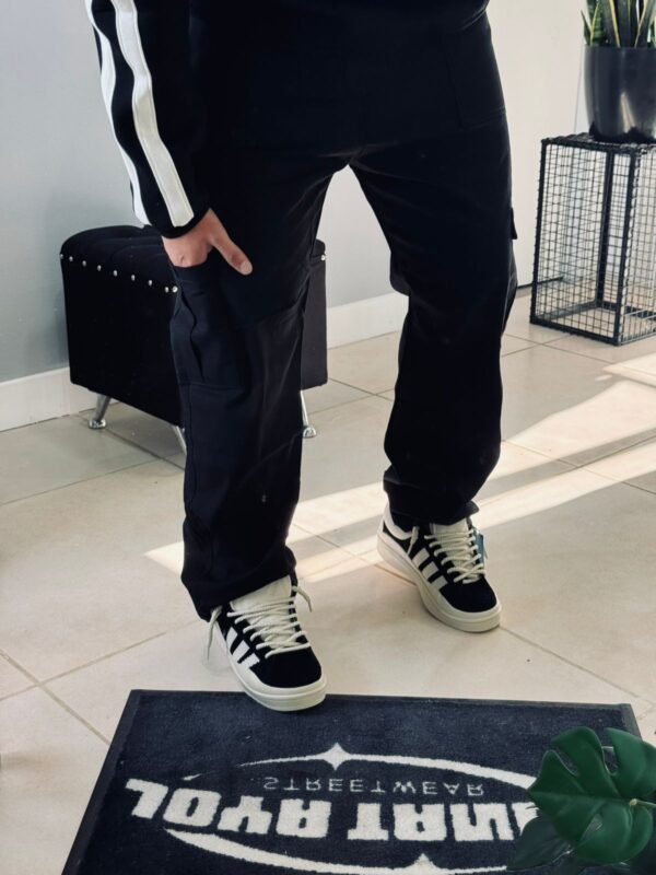 Mom Cargo Black