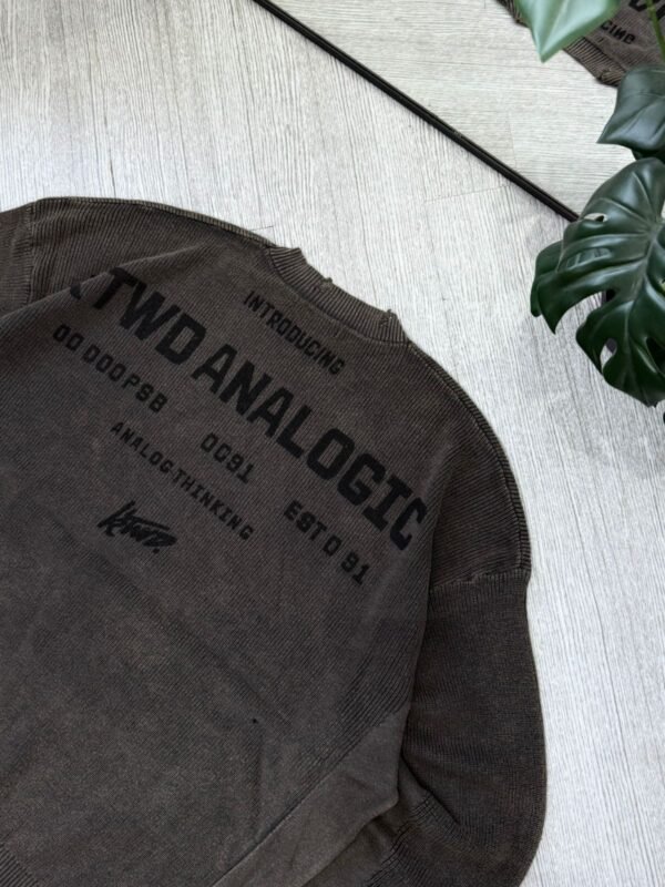 WhatsApp Image 2025-09-27 at 11.27.50 (3) Sweater Analogic