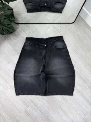 Bermuda Baggy Negro Localizado